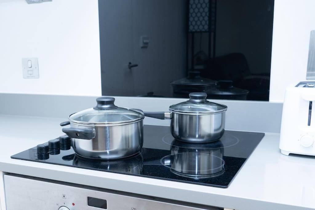 لندن 1 Bed Luxury Comfortable Apt المظهر الخارجي الصورة