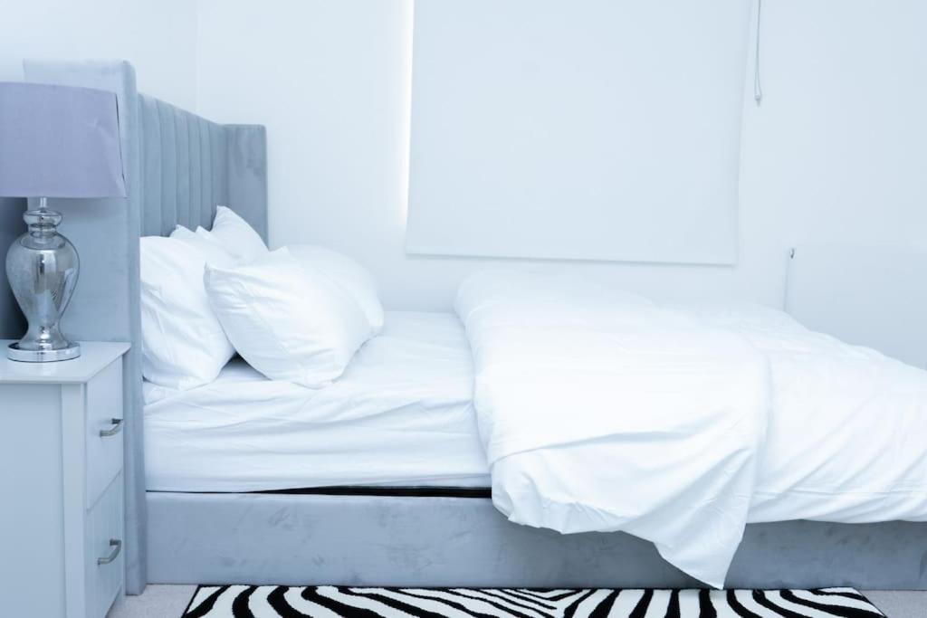 لندن 1 Bed Luxury Comfortable Apt المظهر الخارجي الصورة
