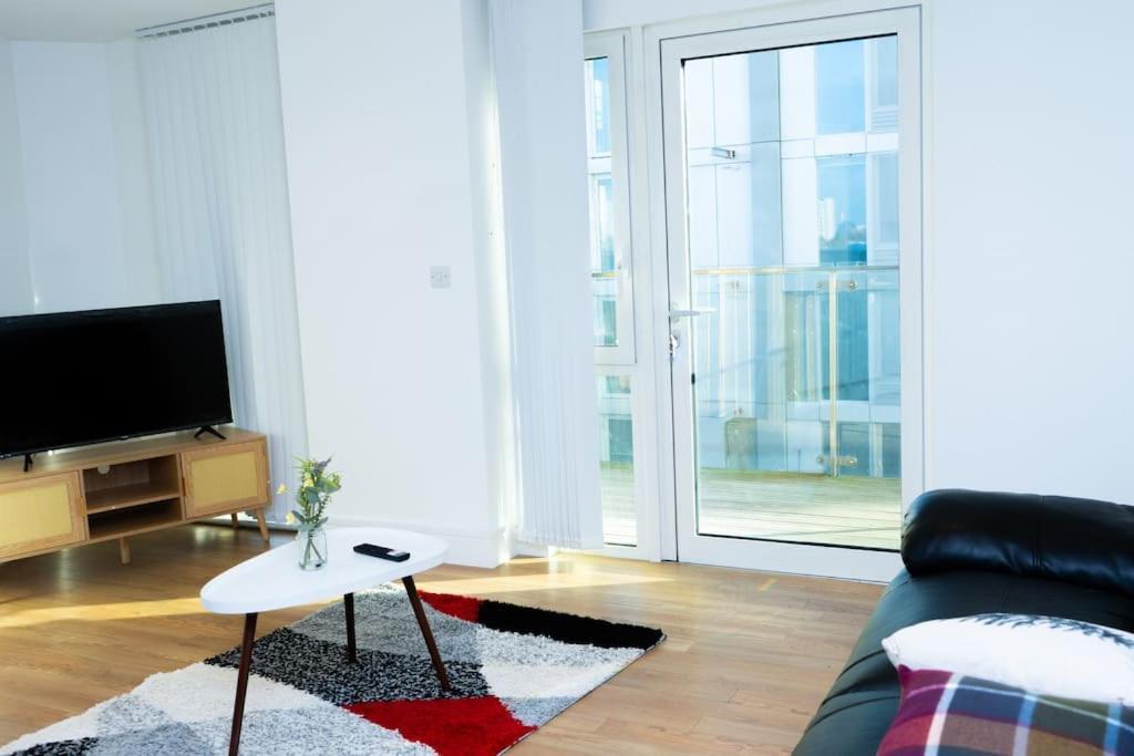 لندن 1 Bed Luxury Comfortable Apt المظهر الخارجي الصورة